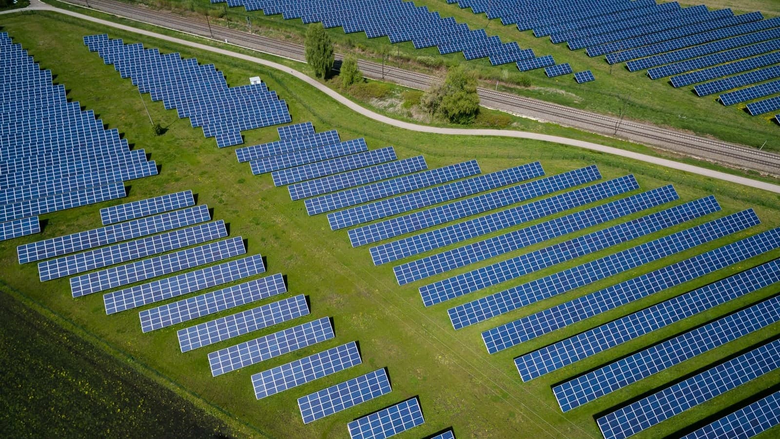 The Great Power Shift: Inside the Solar, Hydrogen, and Green Tech Revolution Remaking Our World